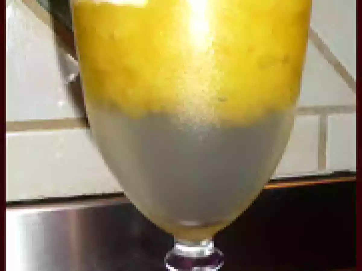 Fine Gelée de Rhum agricole, Pulpe d'Ananas et Mousse légère Noix de Coco ....