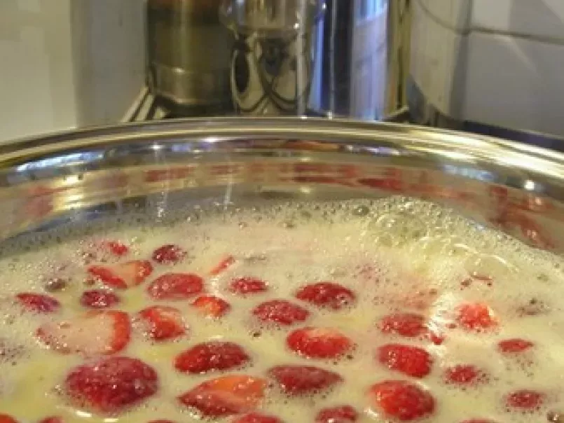 Flan à la vapeur : fraises et verveine - photo 2
