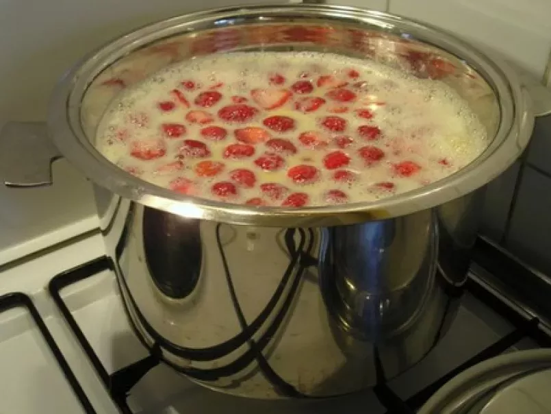 Flan à la vapeur : fraises et verveine - photo 3