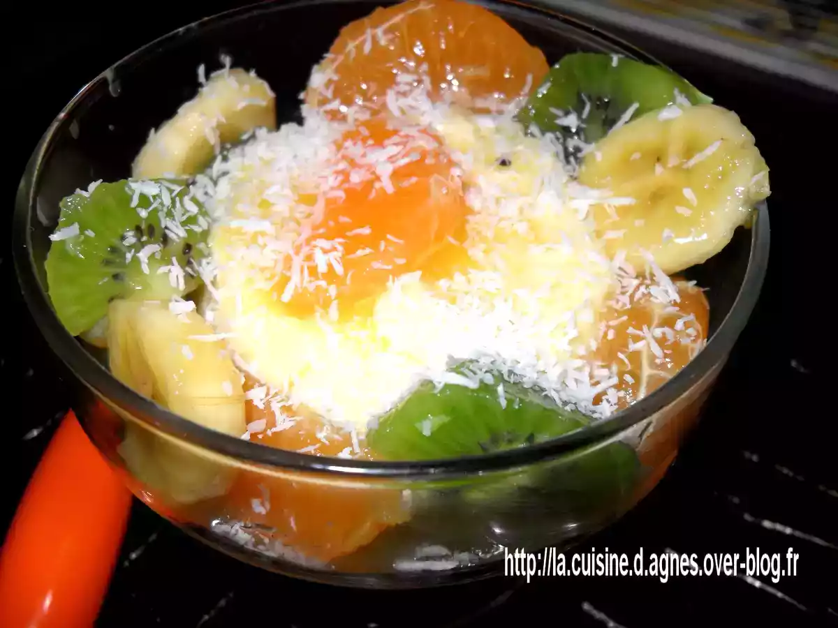 Flans aux oeufs et aux fruits de saison