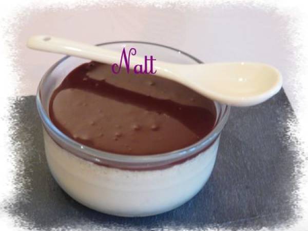 Flans noix de coco et coulis au chocolat