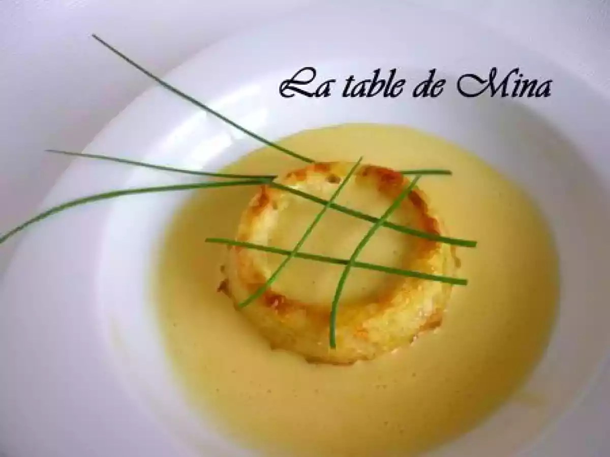 Flans poireaux surimi, sauce hollandaise