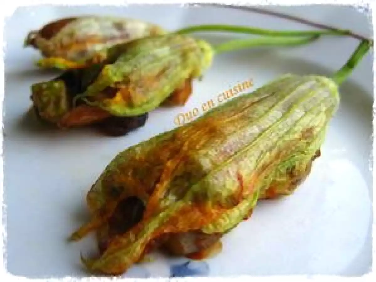 Fleurs de courgettes farcies aux légumes d'été
