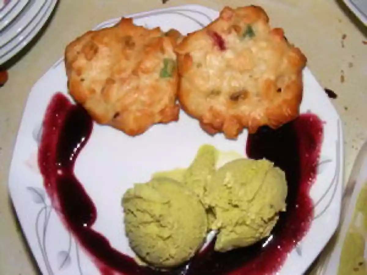 FLORENTINS, GLACE PISTACHE ET COULIS DE CERISES AU MARASQUIN