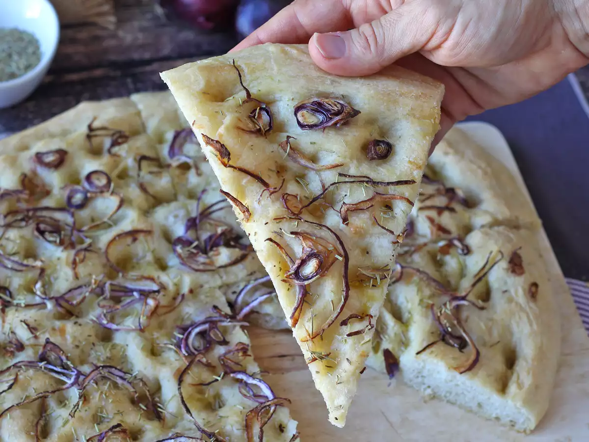 Focaccia aux oignons et au romarin - photo 3