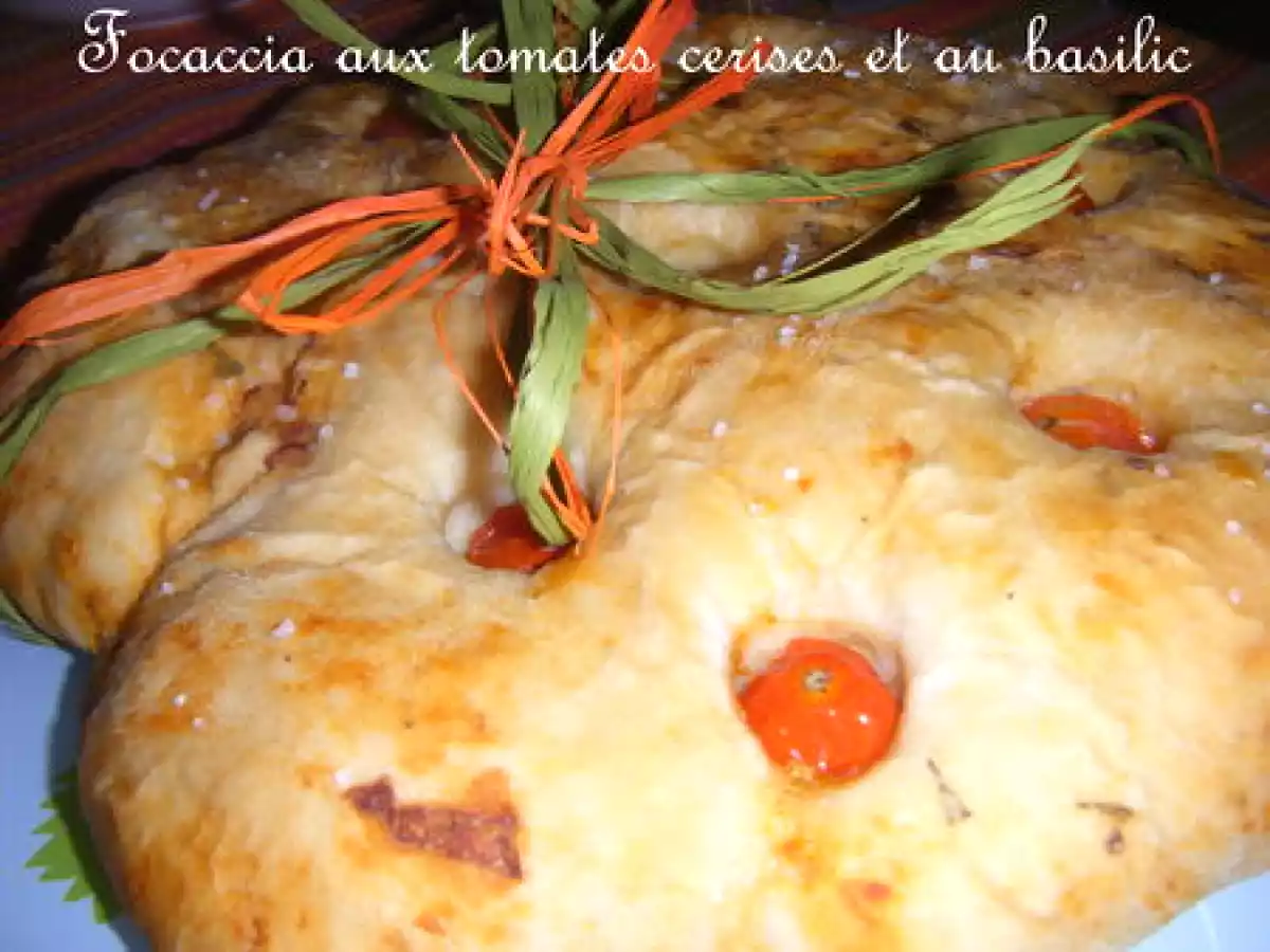 Focaccia aux tomates cerises et au basilic