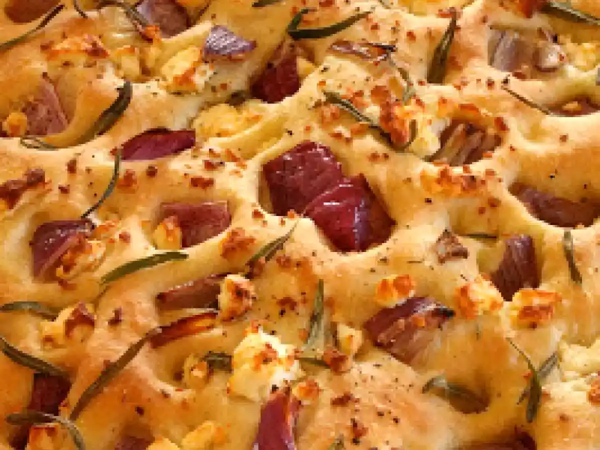 Focaccia féta, oignon rouge, et romarin pour profiter du week end