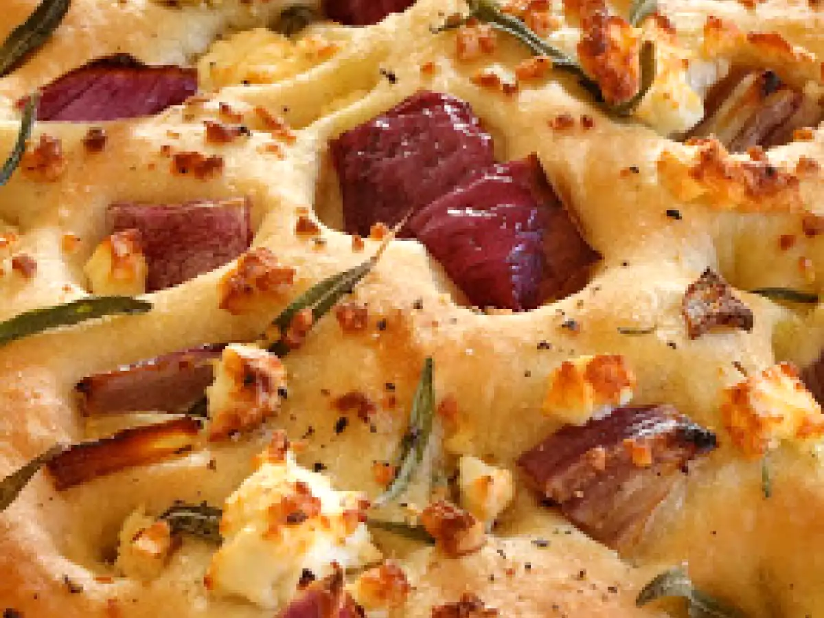 Focaccia féta, oignon rouge, et romarin pour profiter du week end - photo 2