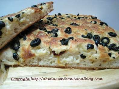 Foccacia aux tomates sechees, olives et romarin