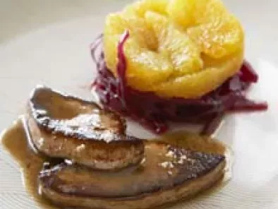 Foie gras au chou rouge confit
