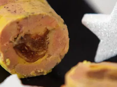 Foie gras au torchon aux figues et Porto