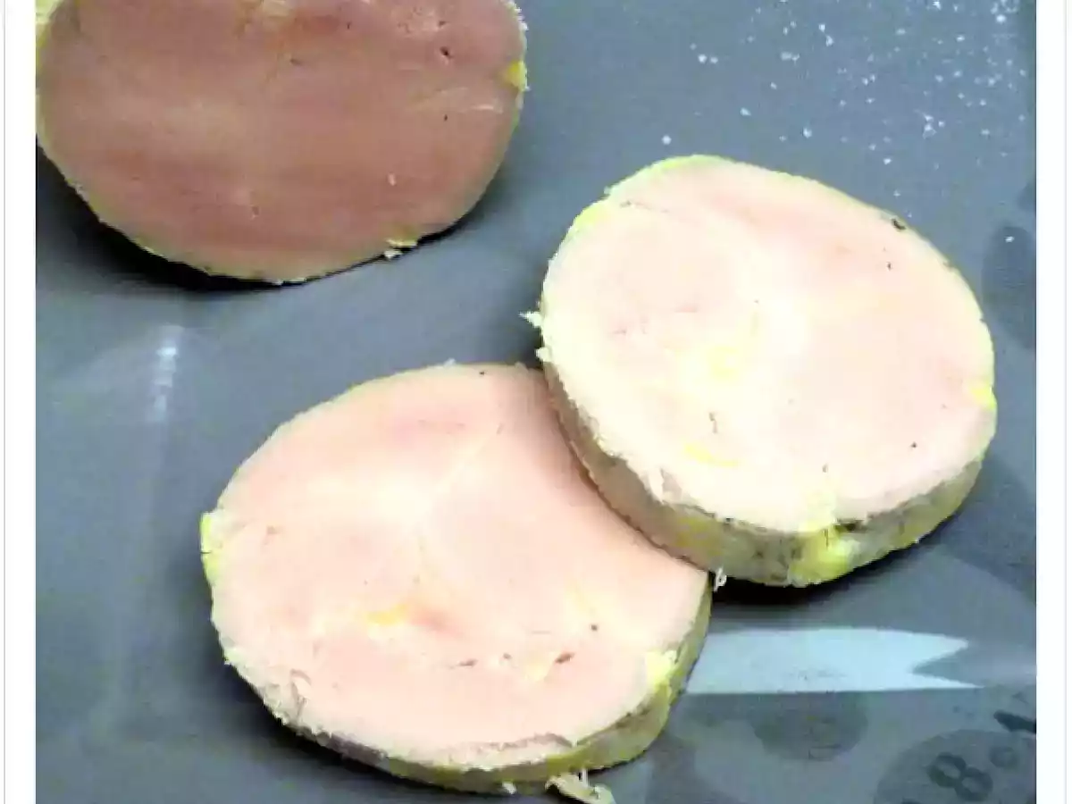 Foie gras facile de canard entier mi-cuit.