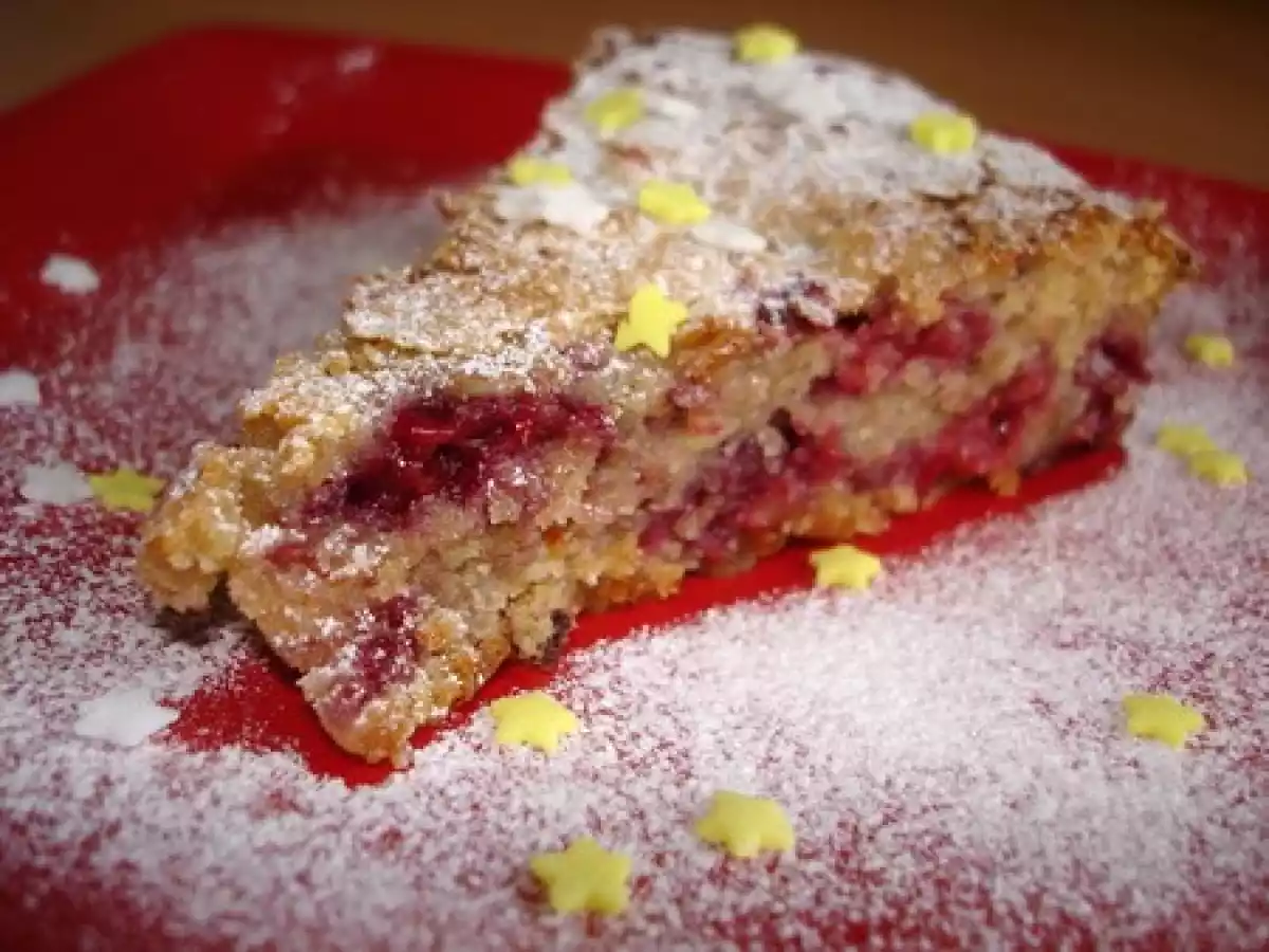 Fondant au chocolat blanc, framboises et amandes