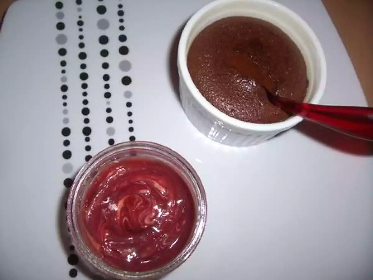 Fondant au coeur de chocolat blanc avec son coulis de framboise - photo 2
