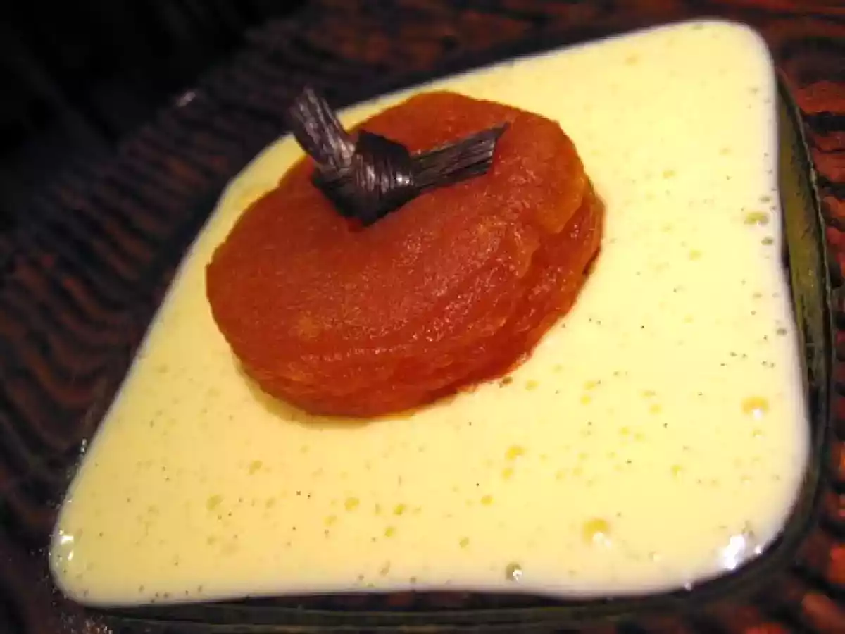 Fondant de pommes caramélisées et crème anglaise