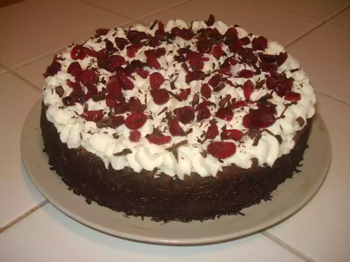 Forêt noire cranberries ganache chocolat noir.