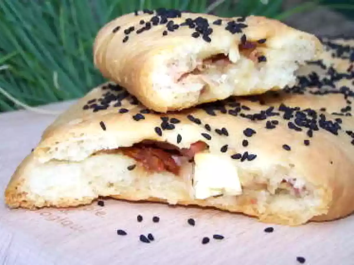 Fougasse tomates séchées, féta, lardons. - photo 2