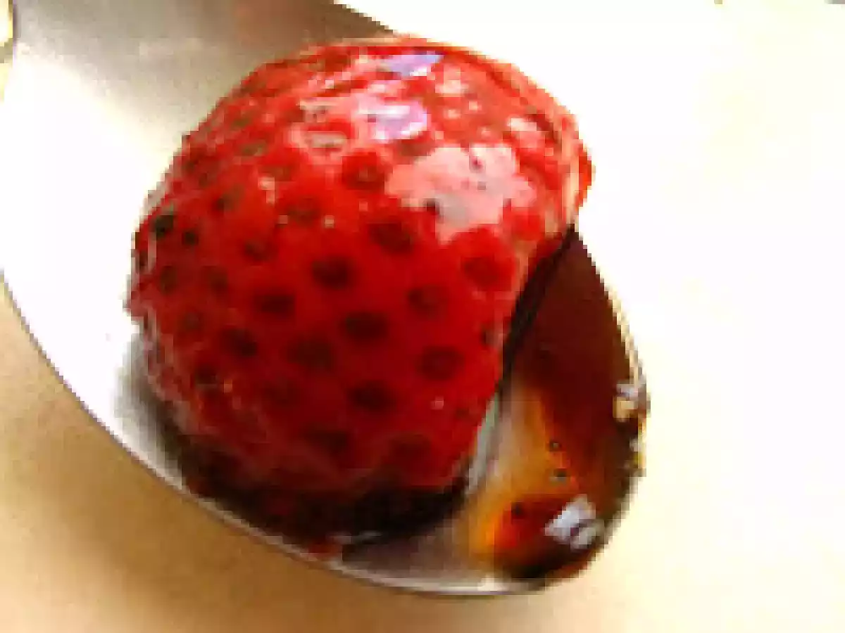 Fraises au caramel de vinaigre balsamique et poivre - photo 2