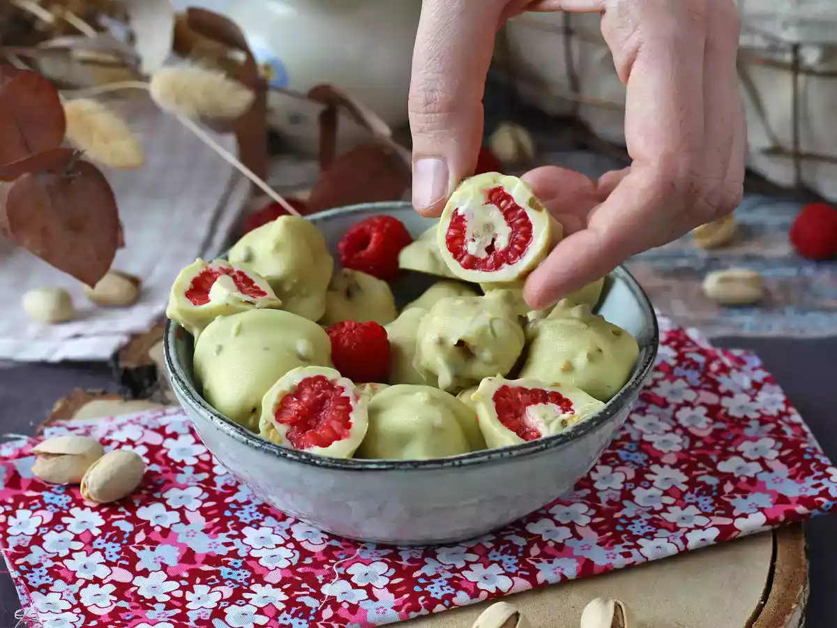 Franui à la pistache, de délicieuses framboises enrobées, fondantes et croquantes - photo 2
