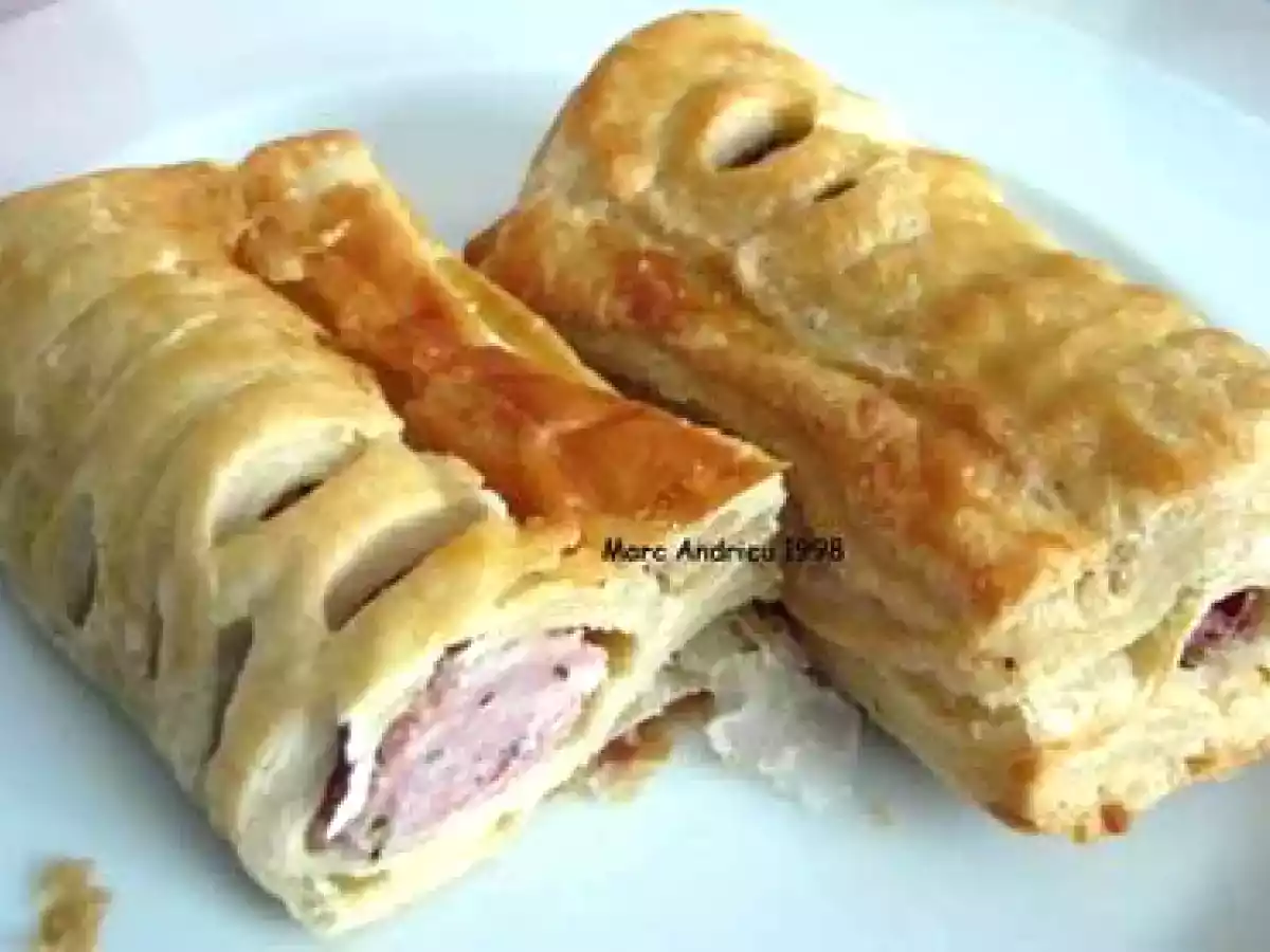 Friands à la chair à saucisse et à la viande de bison