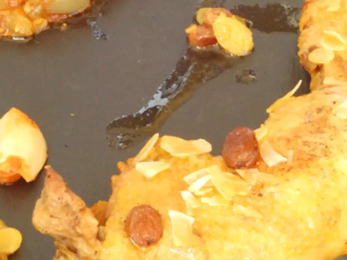 Fricassé de poulet à la marocaine, frita de poivrons et tomates