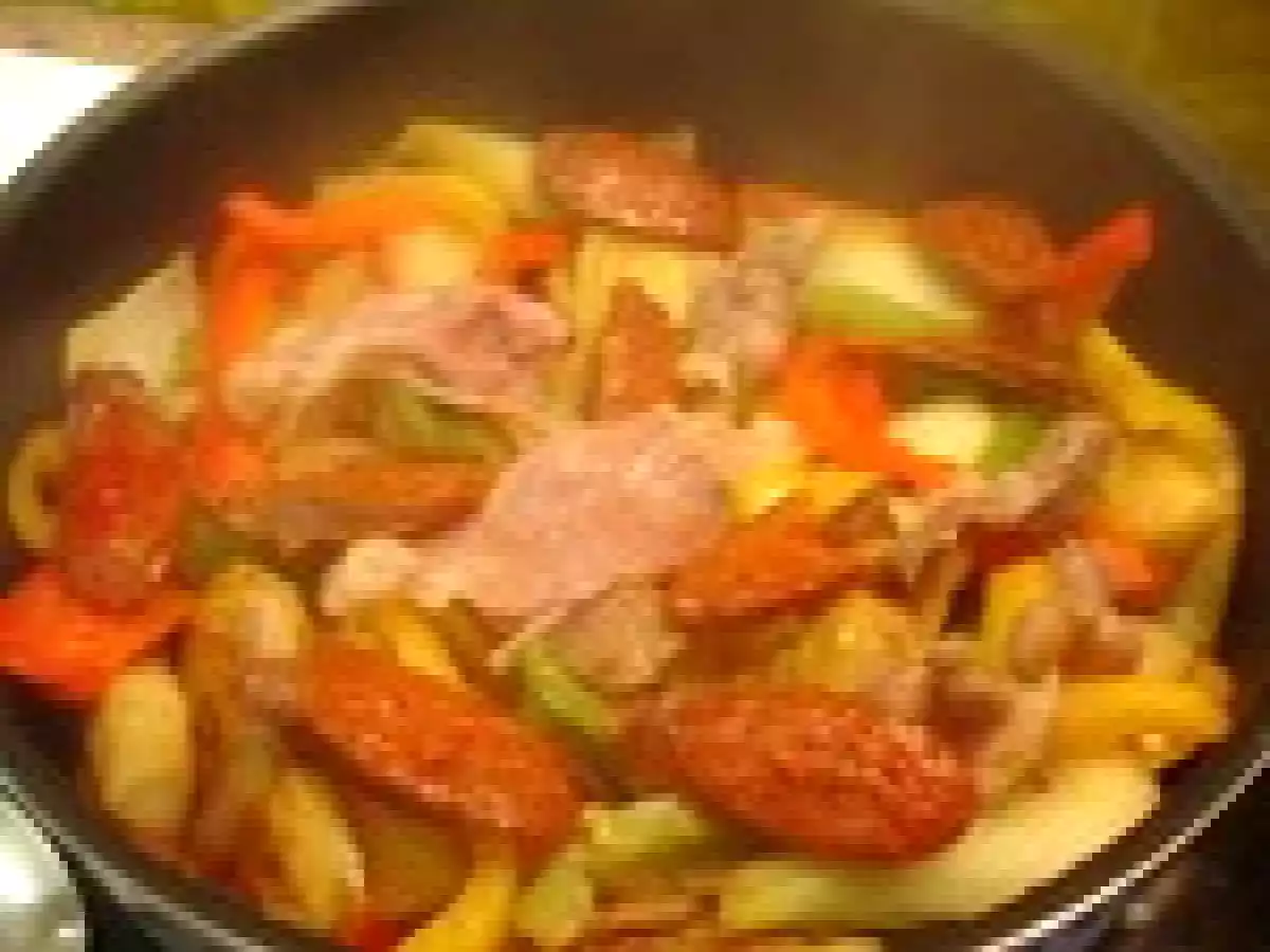 FRICASSEE DE FENOUILS ET POIVRONS AU CHORIZO