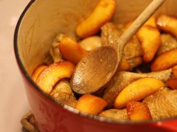 Fricassée de volaille au cidre et pommes caramélisées