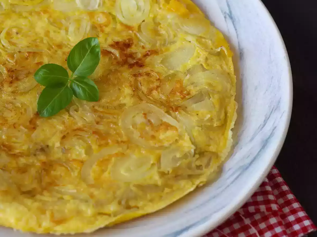 Frittata aux oignons, l'omelette parfaite pour un repas express ! - photo 2