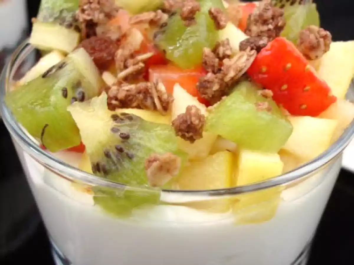 FROMAGE BLANC AUX CÉRÉALES ET FRUITS FRAIS