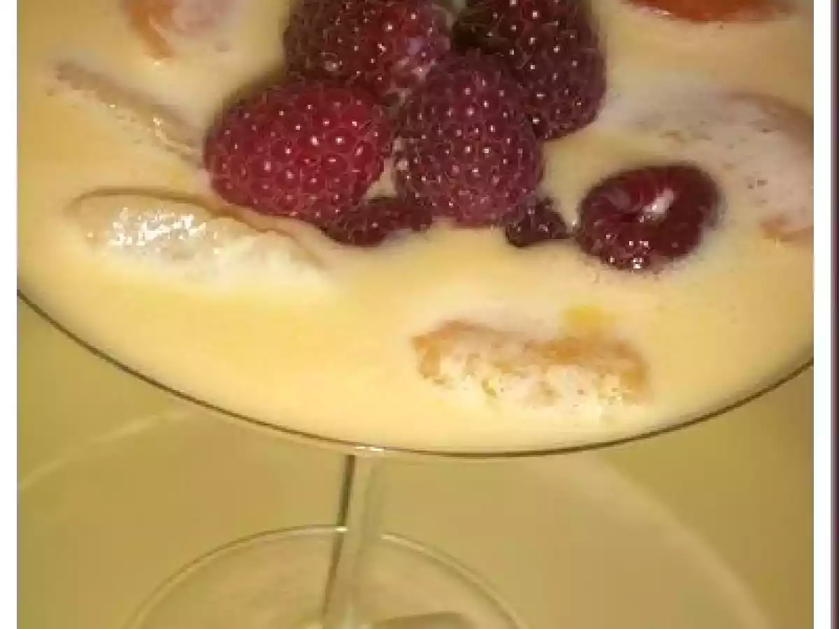 Fruits d'été en sabayon au pineau des Charentes