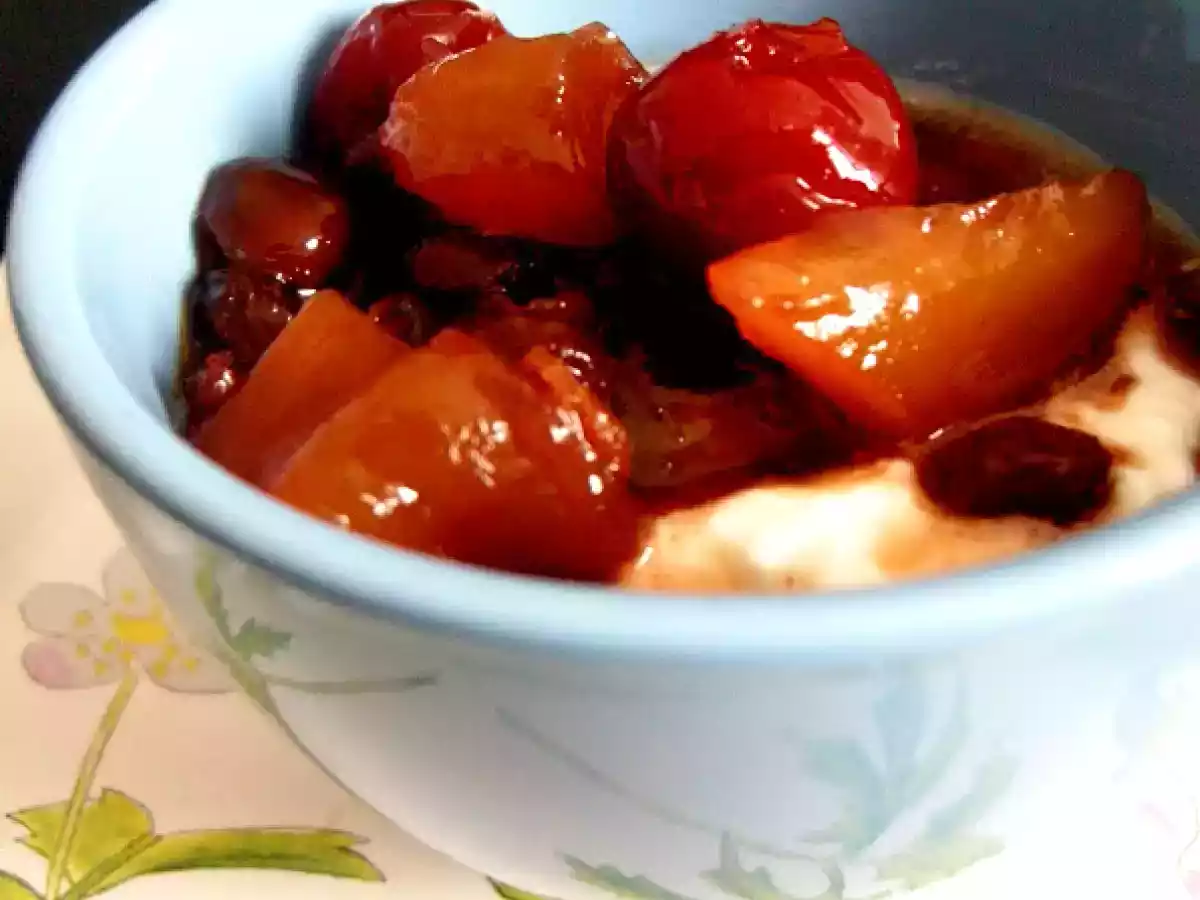 Fruits secs pochés au sirop de thé