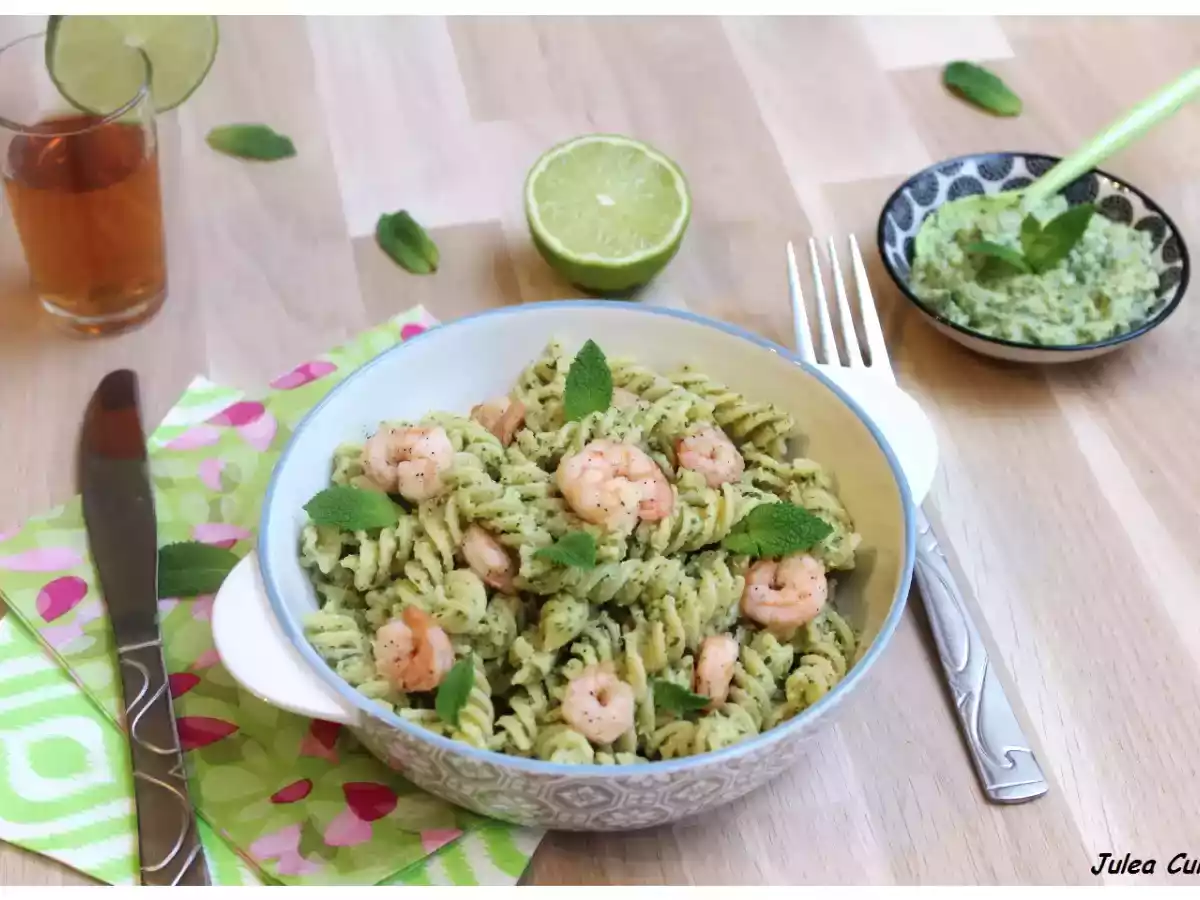 Fusili saveur Mojito : Pesto citron vert / menthe et crevettes flambées au Rhum