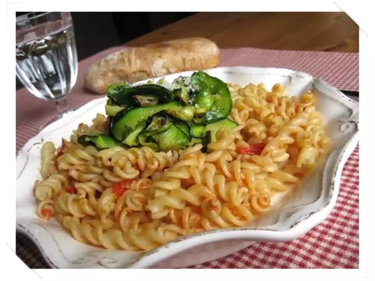 Fusilli aux tomates cerises et tagliatelles de courgettes - photo 2