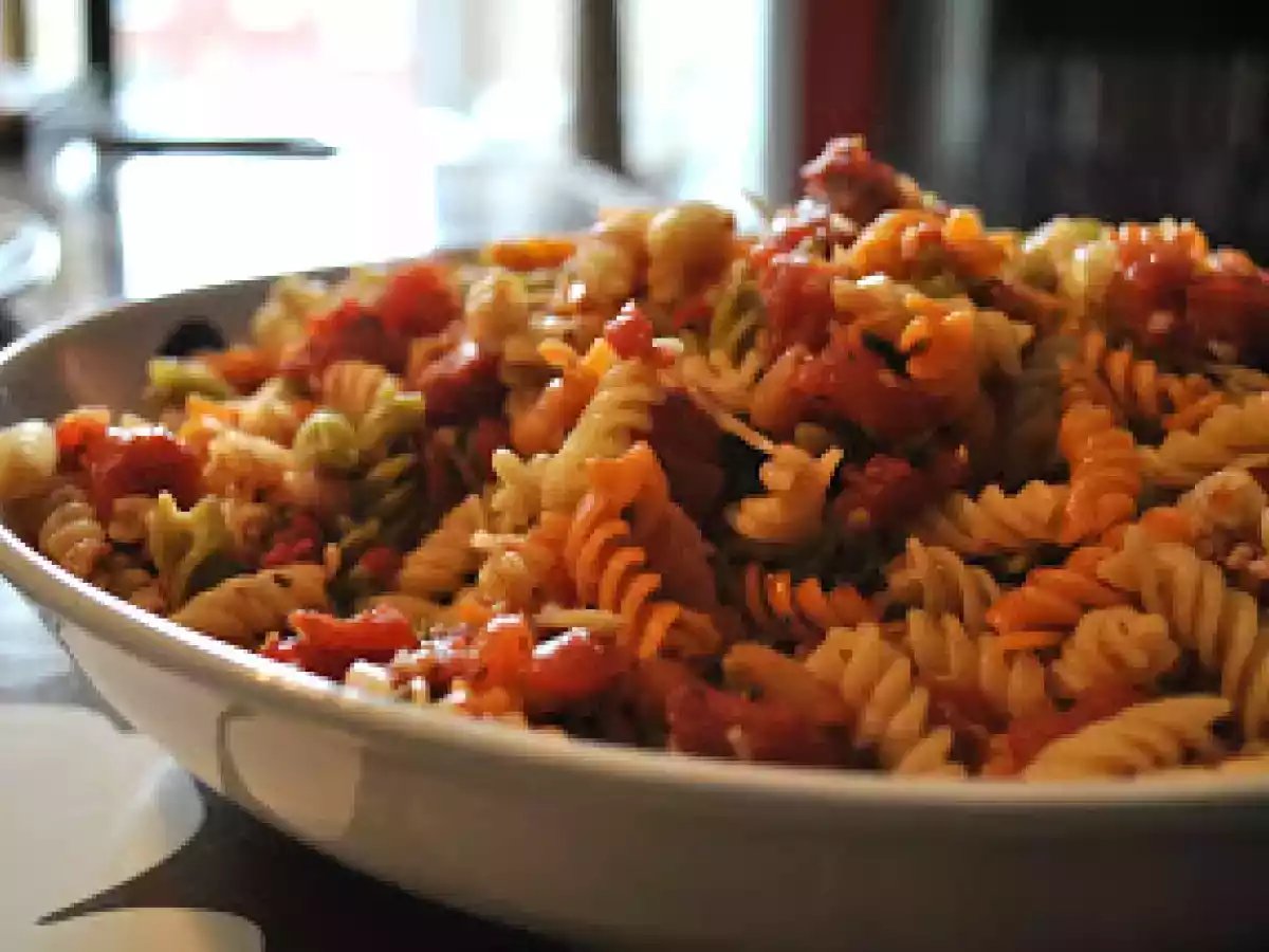 Fusillis SAUCE TOMATE À L'AIL, AU CITRON ET VIN BLANC