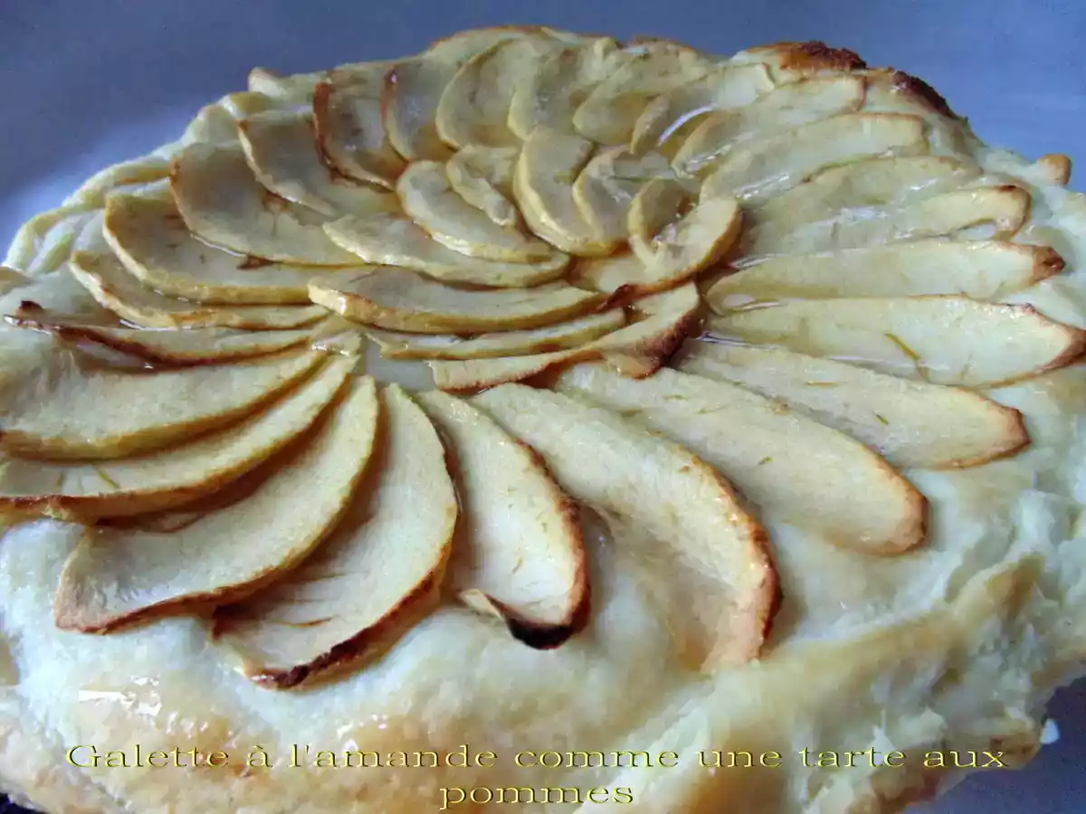 Galette à l'amande comme une tarte aux pommes