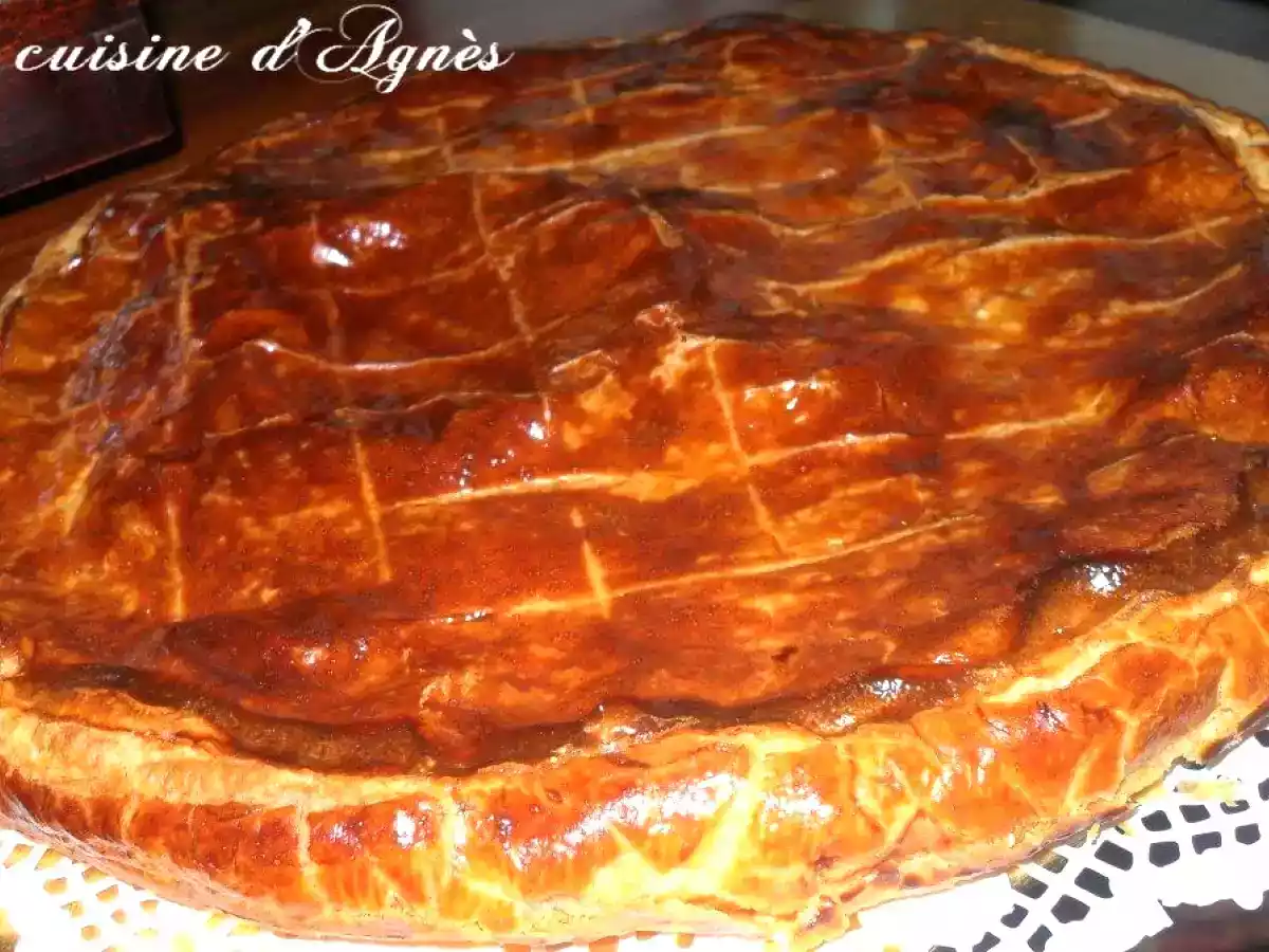 galette à la crème d'amande pomme framboises