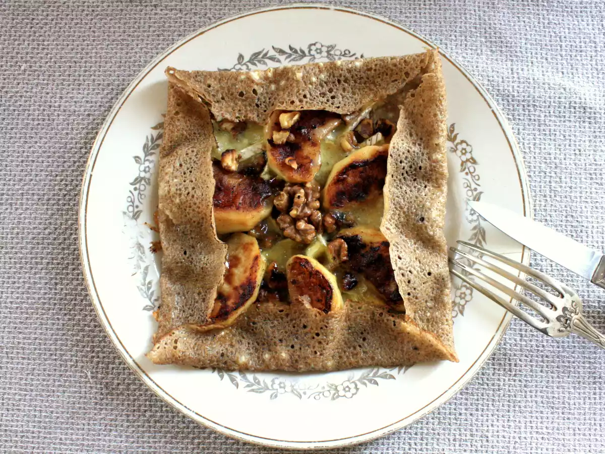 Galette au brie, pommes & noix