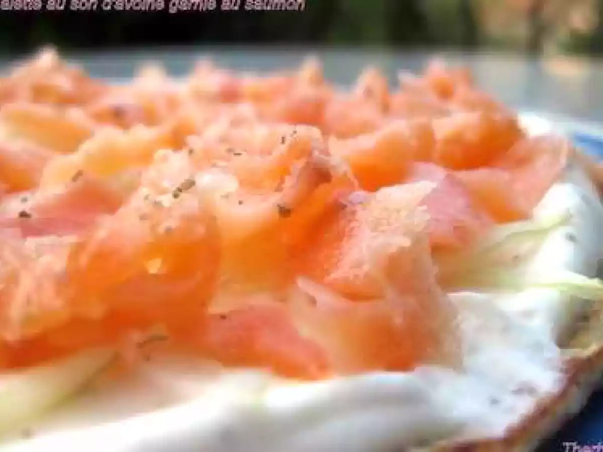 Galette au son d'avoine garnie au saumon