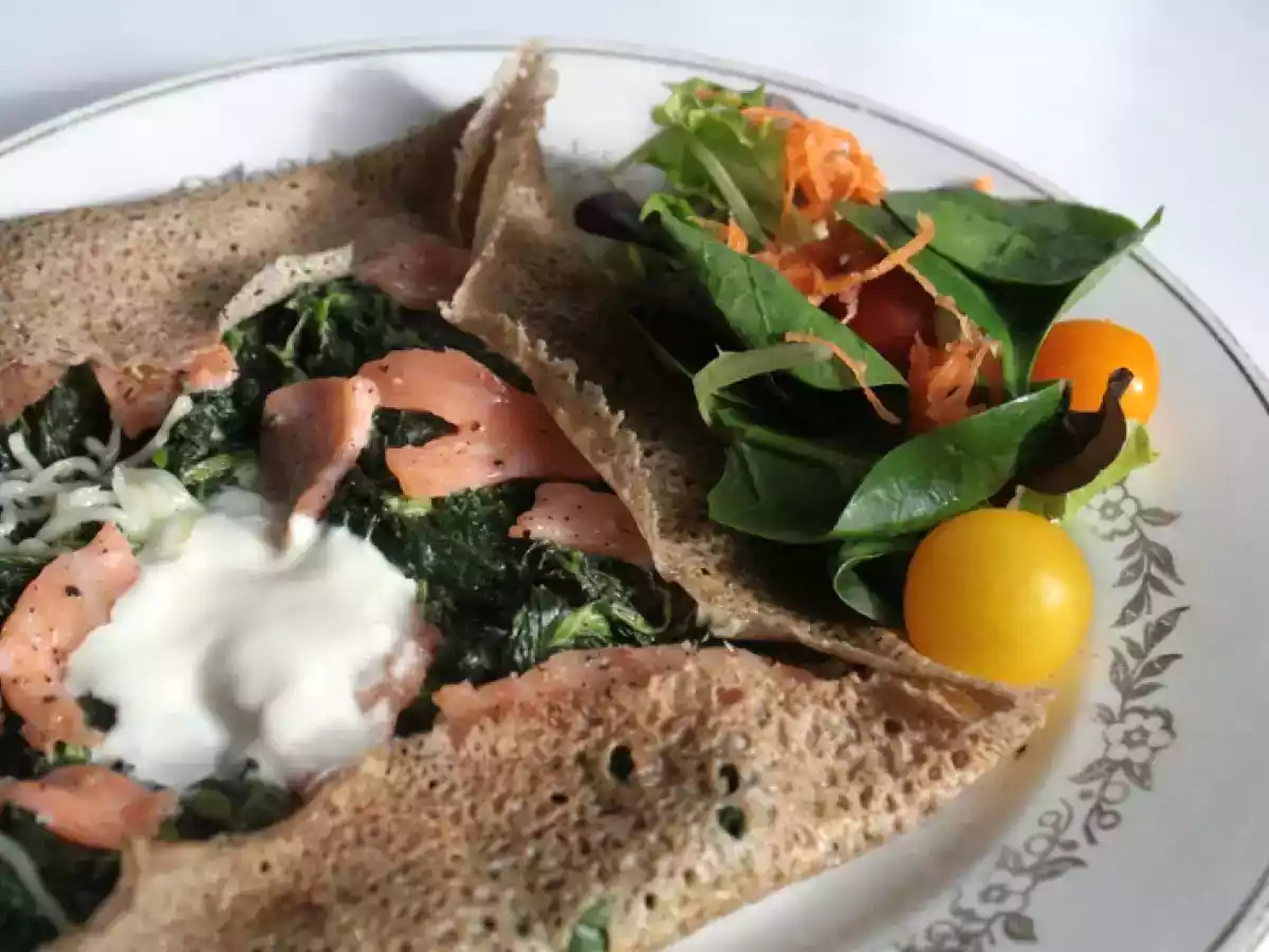 Galette aux épinards, saumon fumé & crème fraîche