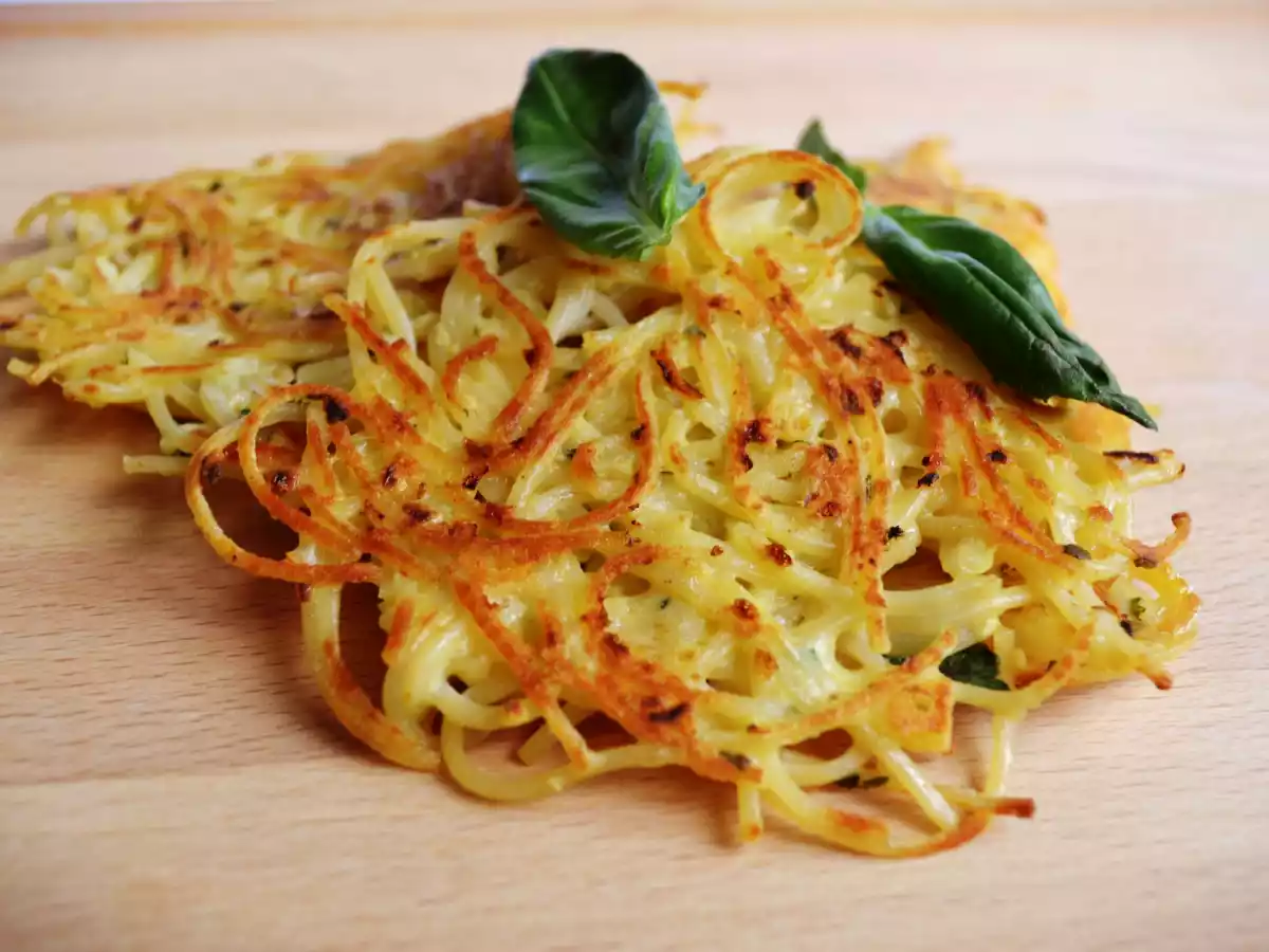 Galette de spaghettis croquants au basilic