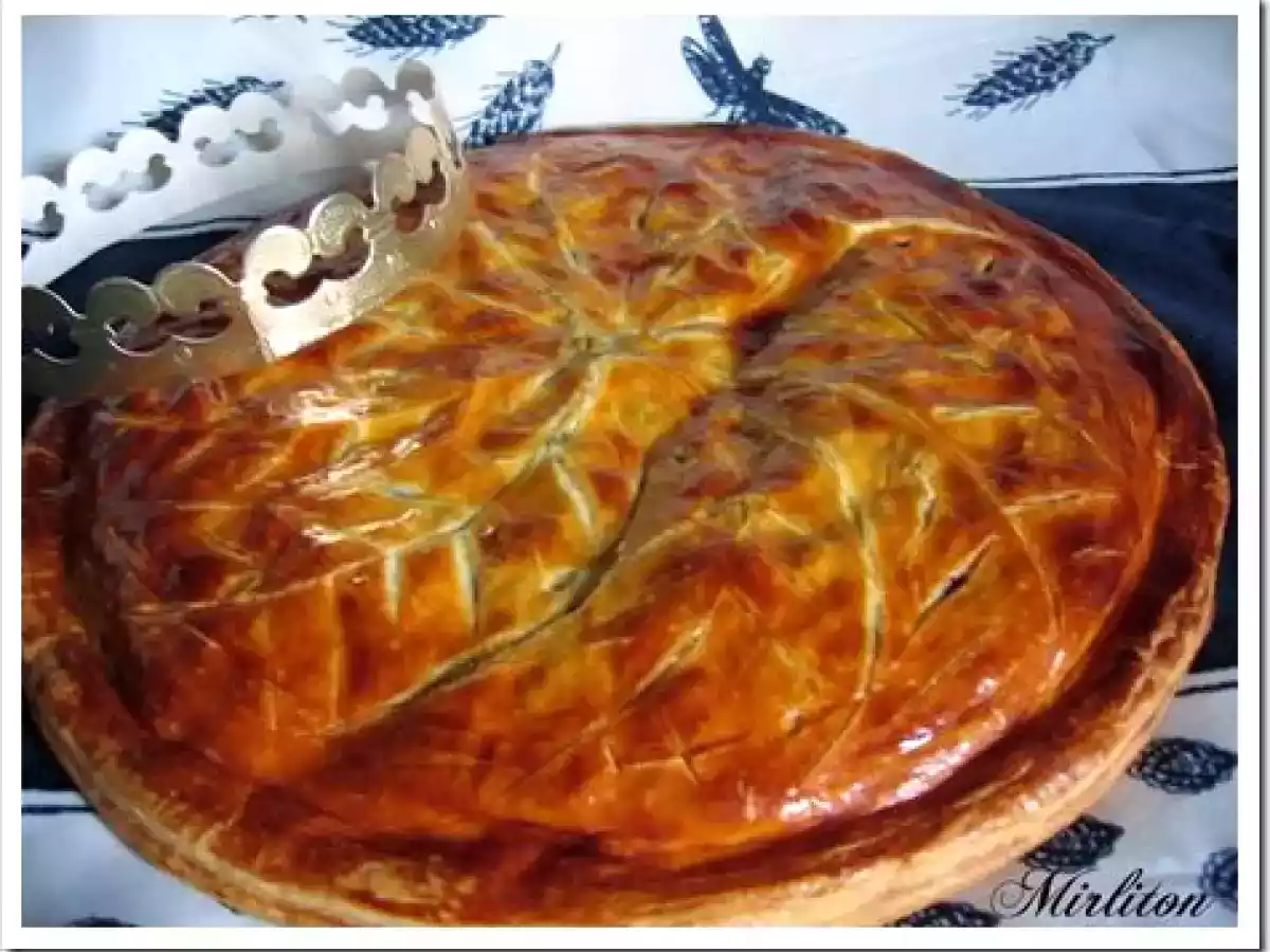 Galette des rois à la pistache et aux cerises griottes