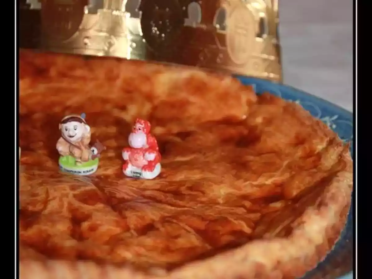 Galette des rois franc-comtoise - galette bisontine - spécialité franc-comtoise - photo 2