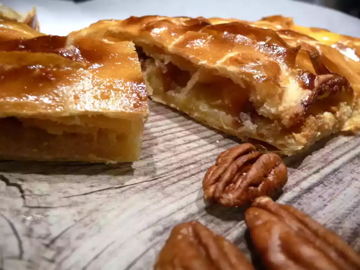 Galette des rois, pommes, caramel au beurre salé & noix de pécan - photo 2