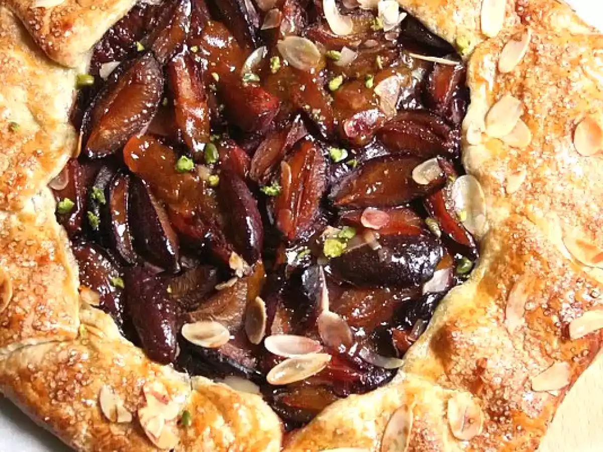 Galette Rustique aux Quetsches et Amandes