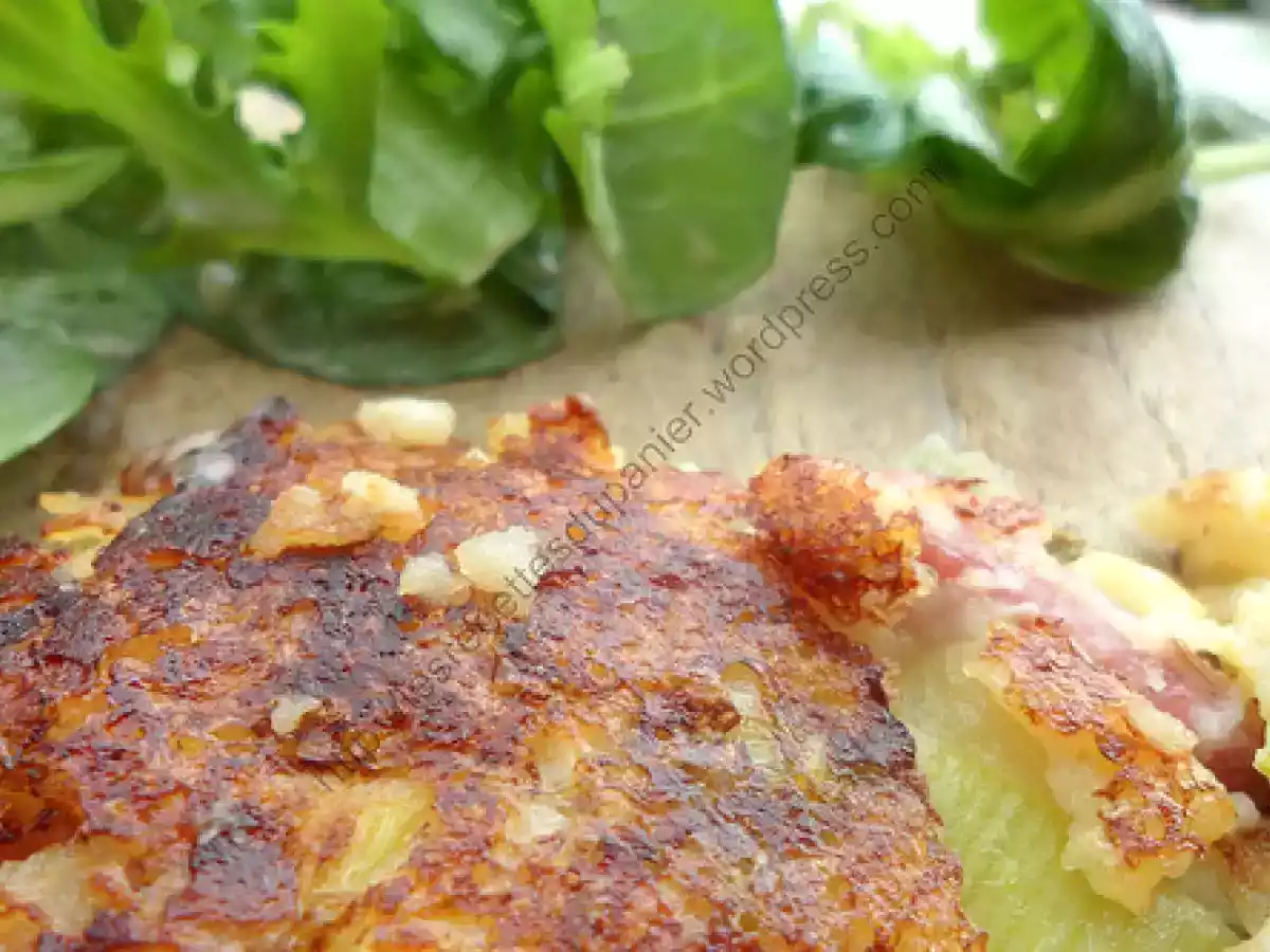 Galettes aux céréales, poireaux, lardons et fromage