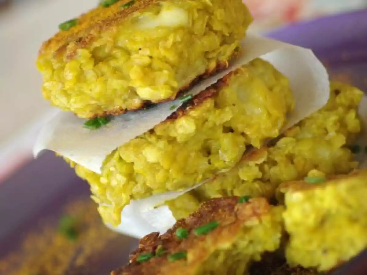Galettes aux pois cassés et au curcuma