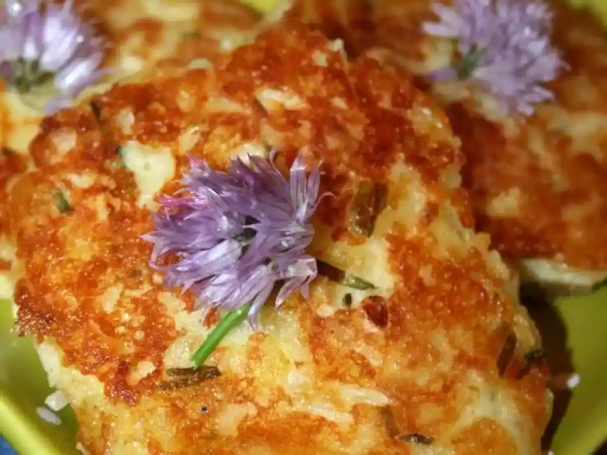 Galettes de pommes de terre au chèvre frais et à la ciboulette