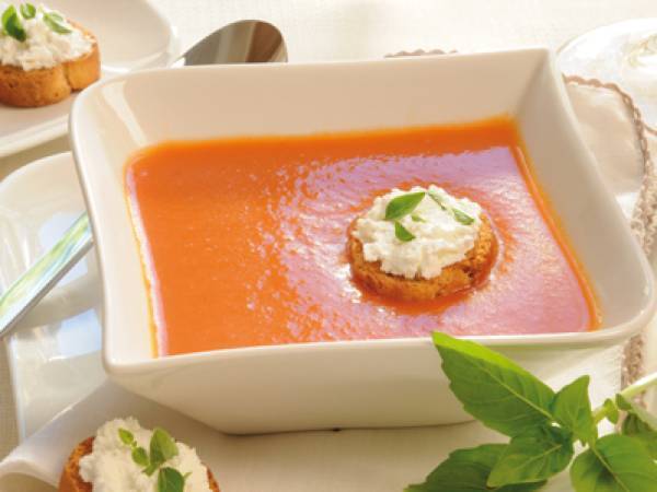 Gaspacho au basilic et croutons au chêvre frais