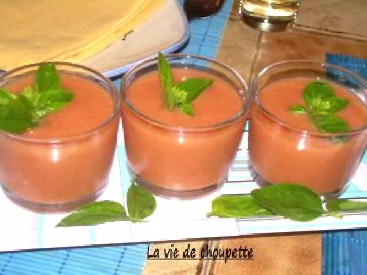 GASPACHO DE NECTARINE AUX BASILIC