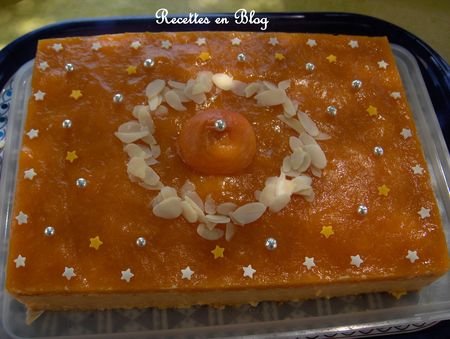 Gateau 3a Genoise Aux Amandes Amaretto Bavarois A L Abricot Recette Ptitchef